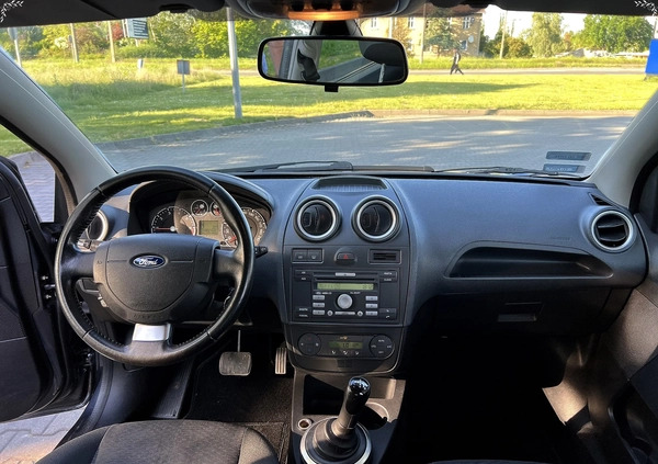 Ford Fiesta cena 10900 przebieg: 203000, rok produkcji 2006 z Gdańsk małe 379